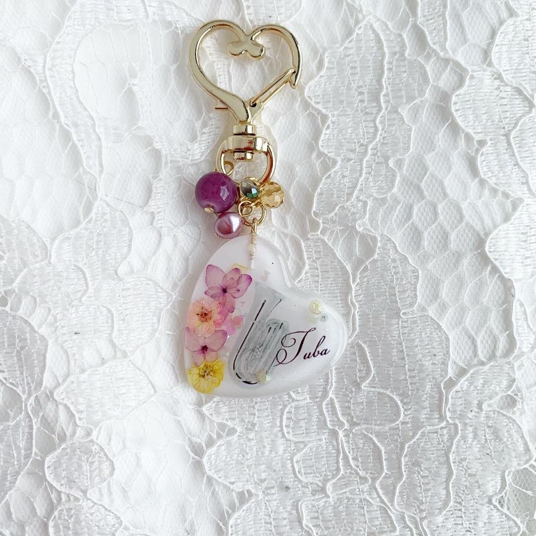 【2629】Tuba (Silver) Heart-Shaped Keychain with Warm-Toned Hydrangeas and Japanese Spirea